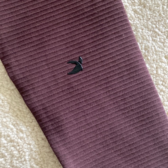 Deep plum glider brand leggings/size small - Picture 7 of 9